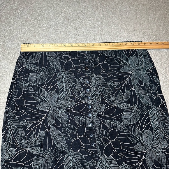 JM Collection Black Floral Maxi Skirt - Picture 2 of 6